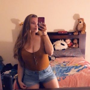 Meet your Posher, Vika